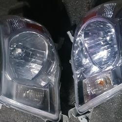 Toyota Tacoma head Lights 2011