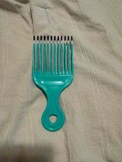 Teal comb
