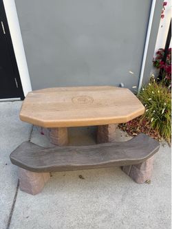 Kids table 2 benches