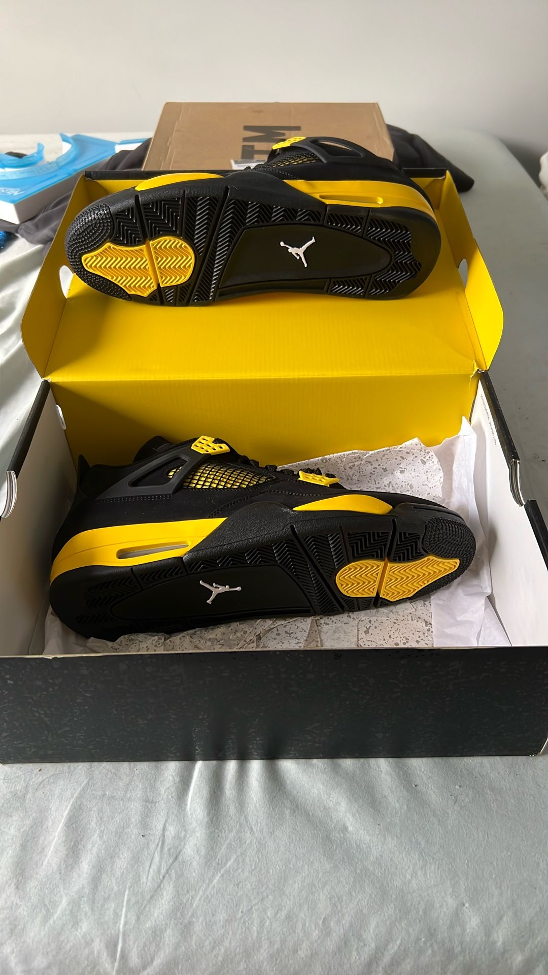 Air Jordan 4 Retro Black And Yellow