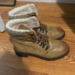 Size 7 Women Leather Boots 