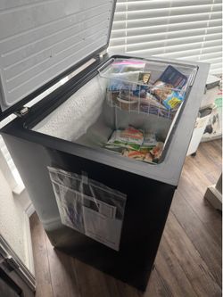 Moving Sale: Arctic Freeze Deep Freezer 7.0 cubic feet