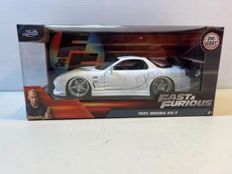 1993 Mazda Rx-7 New In The Box Diecast Model in 1/24 Scale by Jada