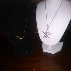 J171 Two Pretty Necklaces Silver/Goldtone