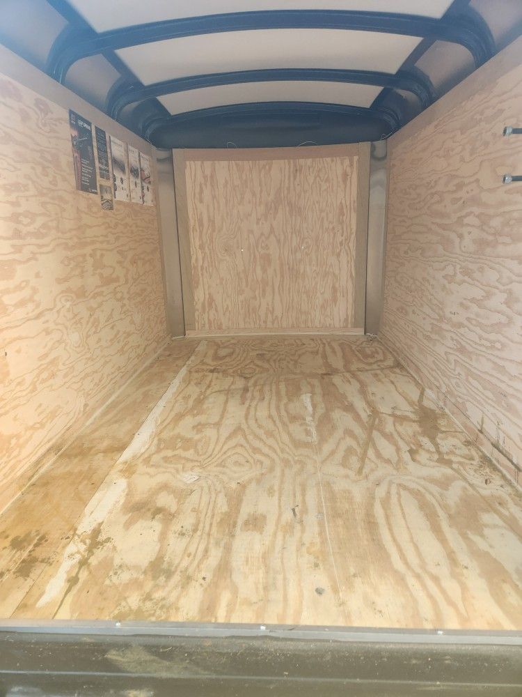 2022 Interstate 5' x 8' Single Axle Enclosed Cargo Trailer