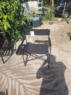 Folding camp chair