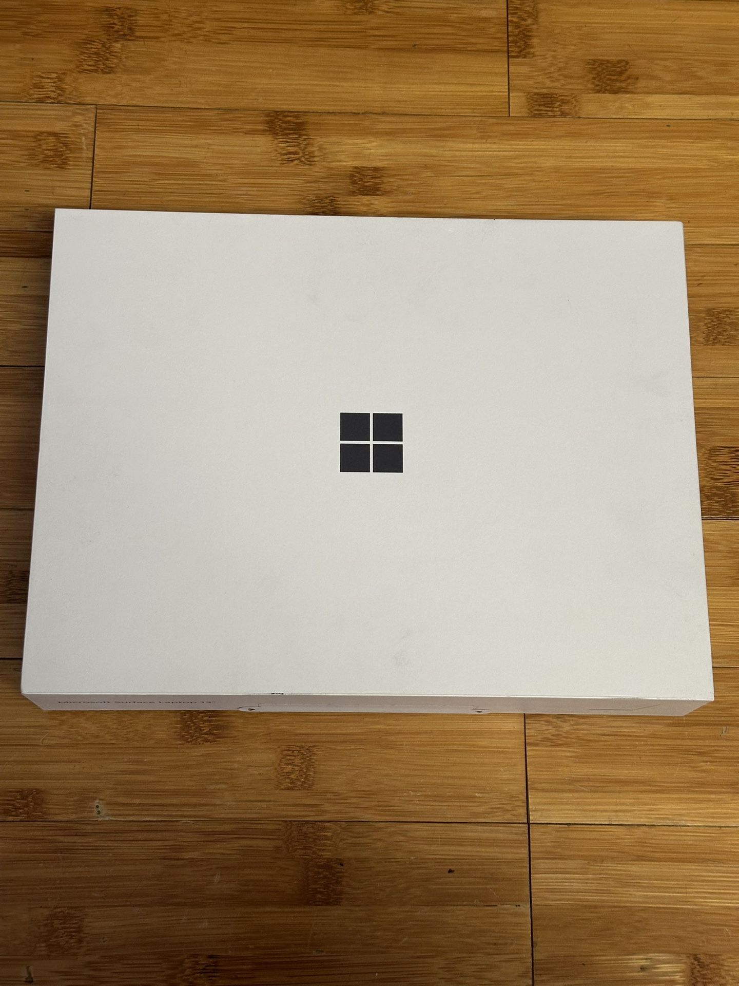 Microsoft - Surface Laptop - Copilot+ PC - 13" Touchscreen - Snapdragon X Plus 2025 - 16GB - 512GB Storage - Platinum
