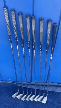 PING ZING GOLF SET ( 9 Irons, 3-9 Pls Sand/ Pitching wedge! Mint Condition