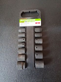Slightly used 1/2-in strip Pittsburgh 13 piece impact socket set
