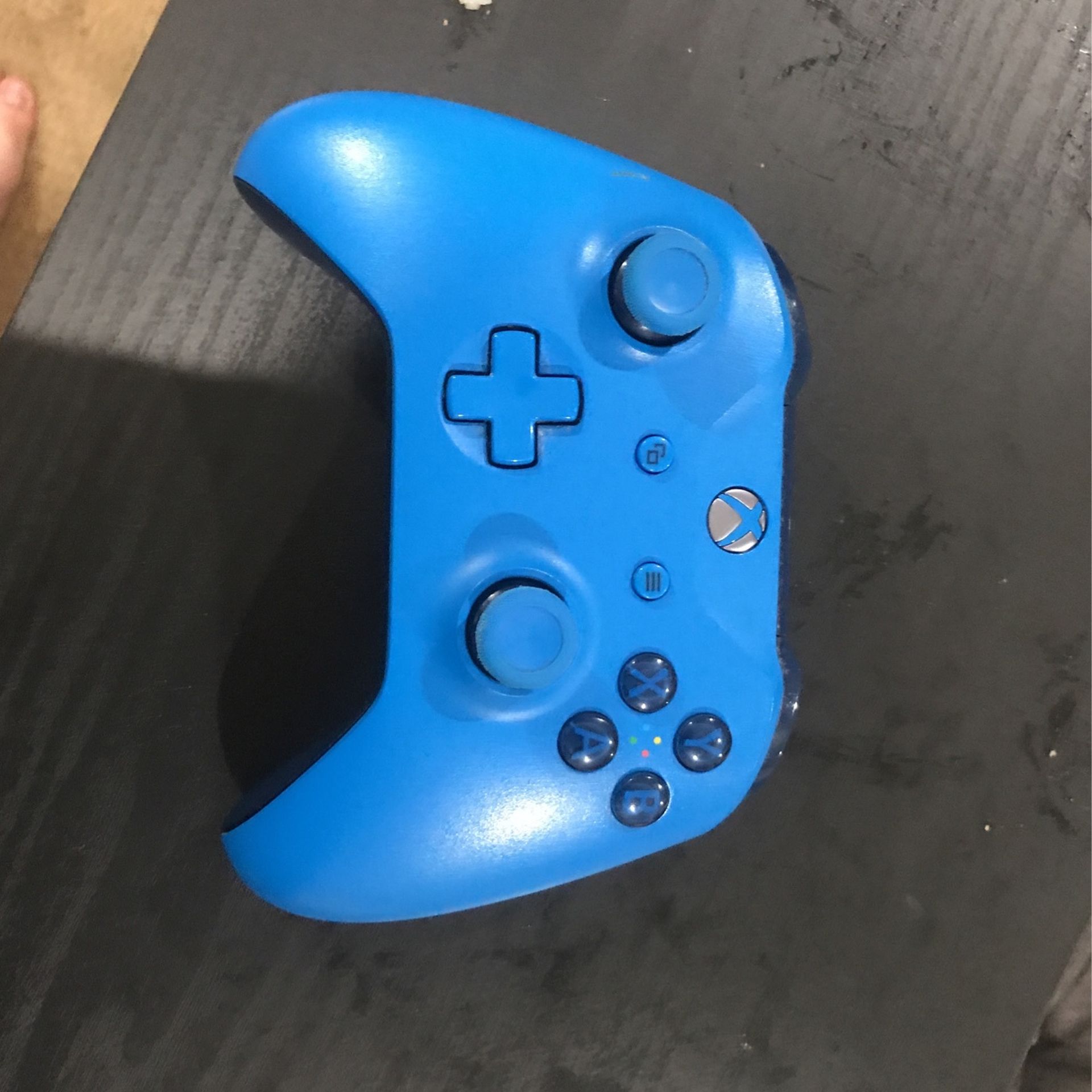Xbox One Controller With Trigger Locks And Batteries