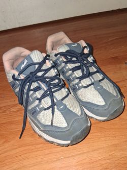 Women's size us 8
Avia memory foam Running shoes
pre-owned in excellent condition