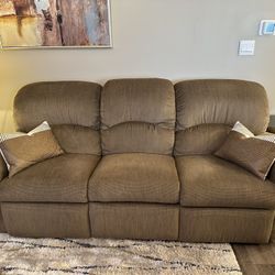 Wow!  Outstanding La-Z-Boy Recliner Sofa