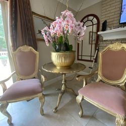 Very Beautiful gorgeous two chairs and the table