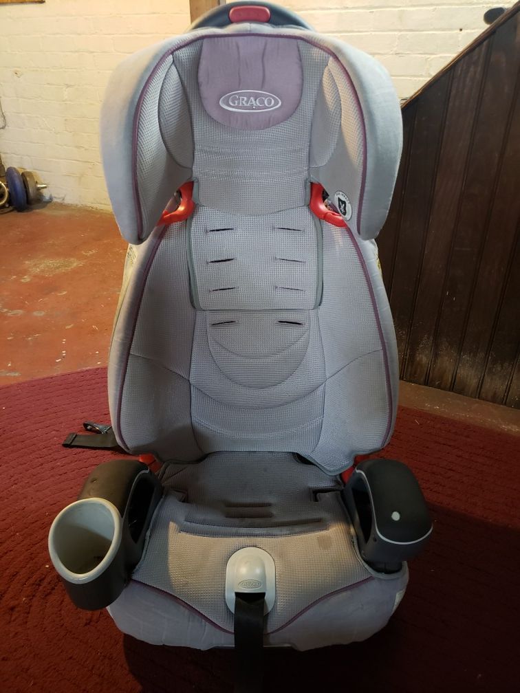 Grayco Car seat. Good condition. Grow with me. Best offer.