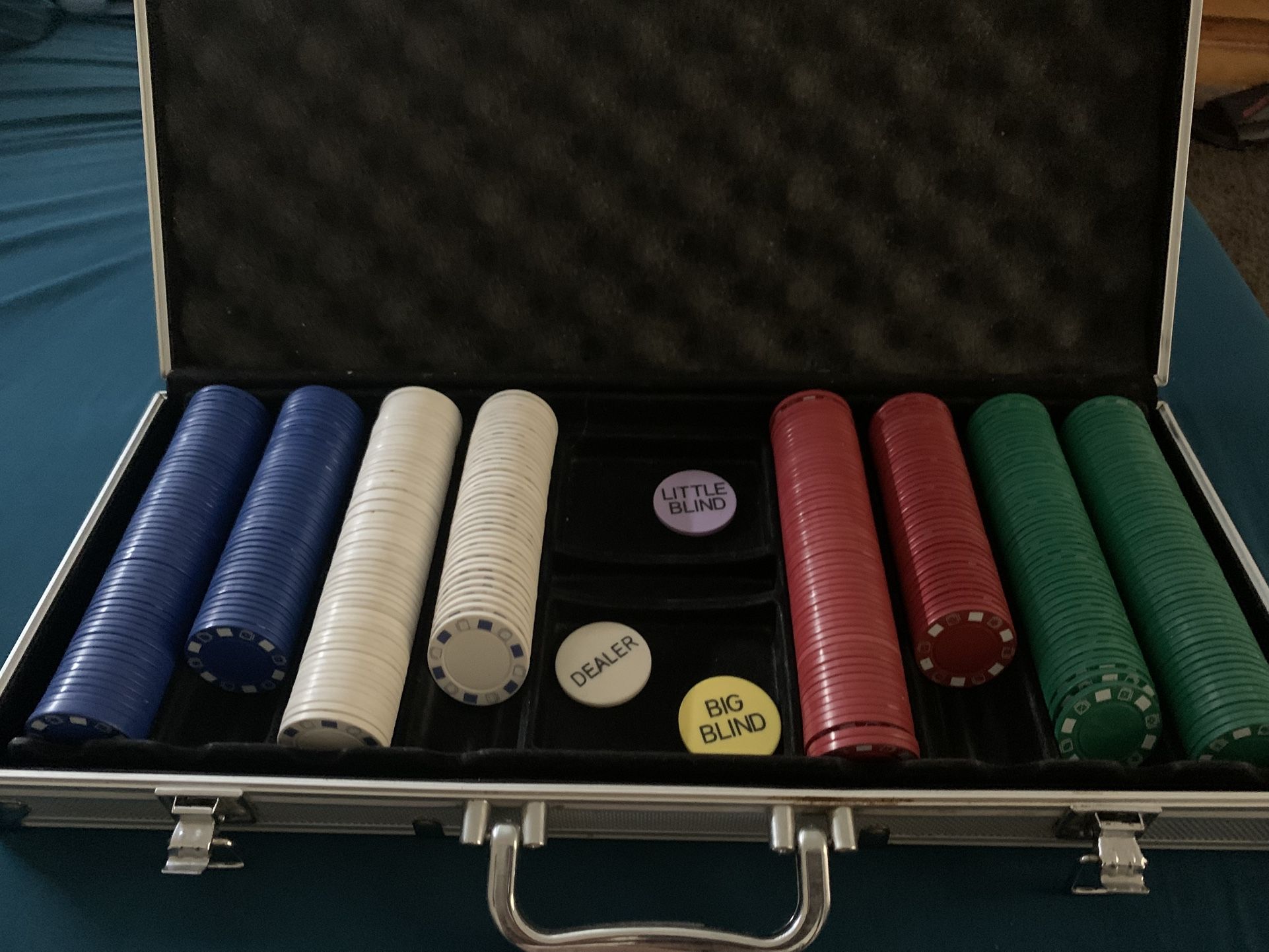 Poker Chips With Case