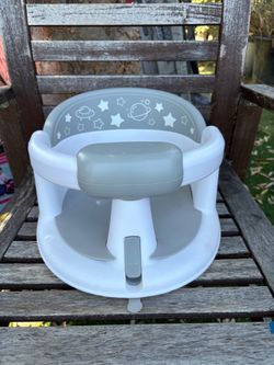 Baby bath suction seat