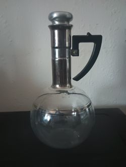 Antique Glass Jug (Jarra De Vidrio Antigua)