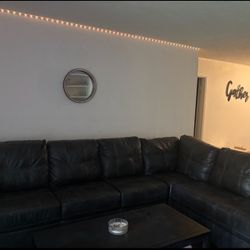 Brown Leather Couch Good Condition 