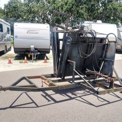 Hydraulic Portable Mobile Cattle Calf Squeeze Chute - Trailer
