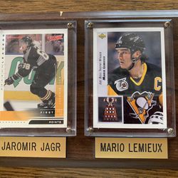 ~800 Hockey Trading Cards