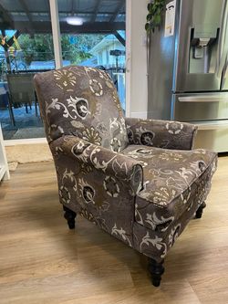 Academy accent chair