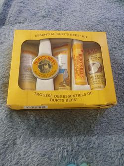 Essential Burts Bees Kit