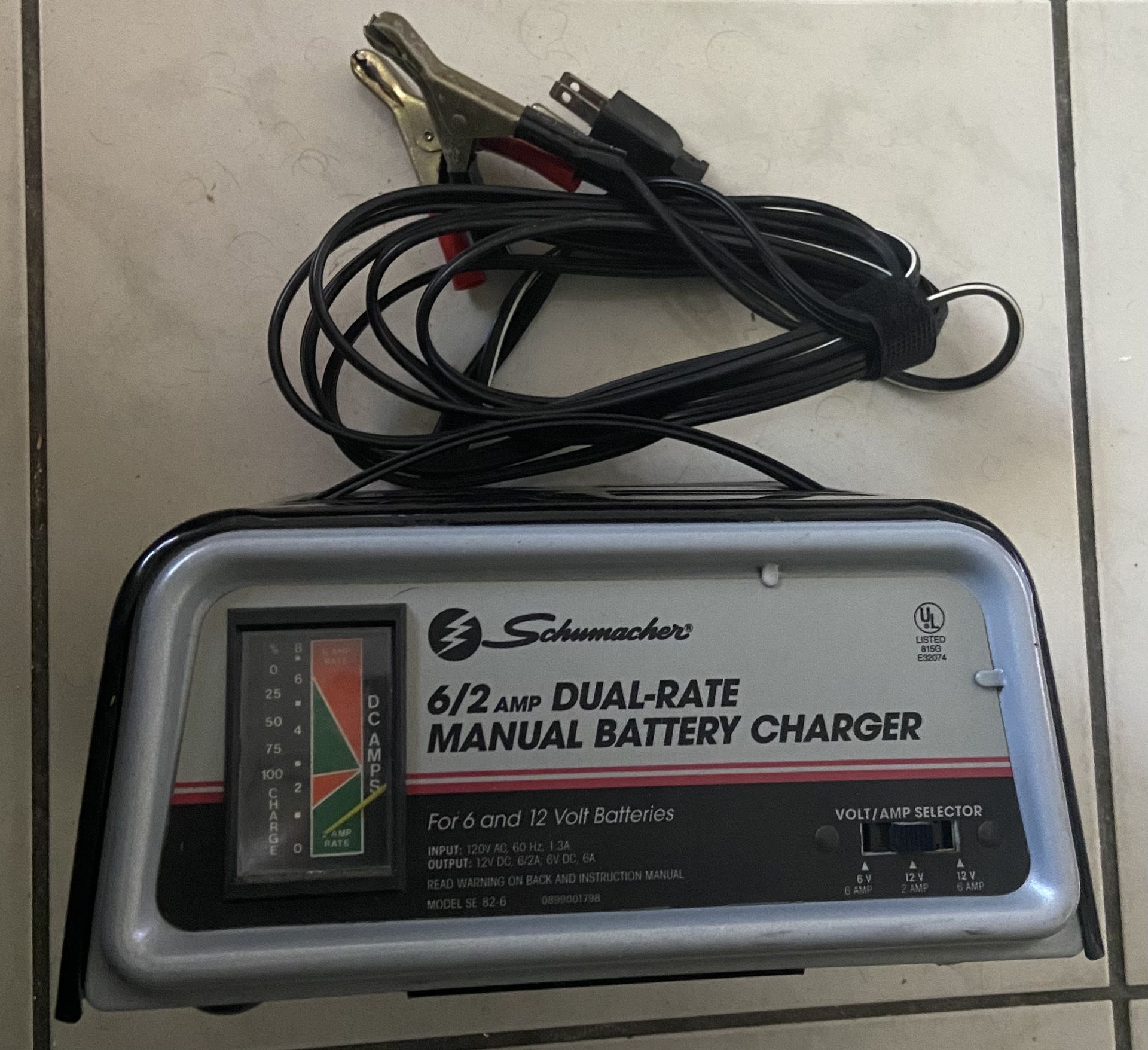 Schumacher Electric Battery Charger Model SE-82-6 Dual Rate 6/2 Amp Trickle