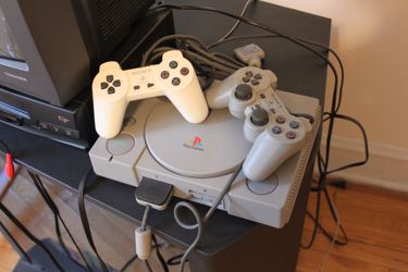 Sony PlayStation original PS1 bundle clean and tested