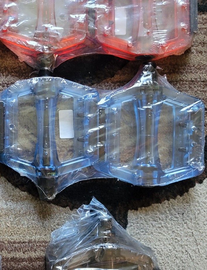 NEW Bicycle Bmx Pedals 9/16 BLUE