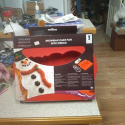 Snowman Cake Pan With Stencil.    New