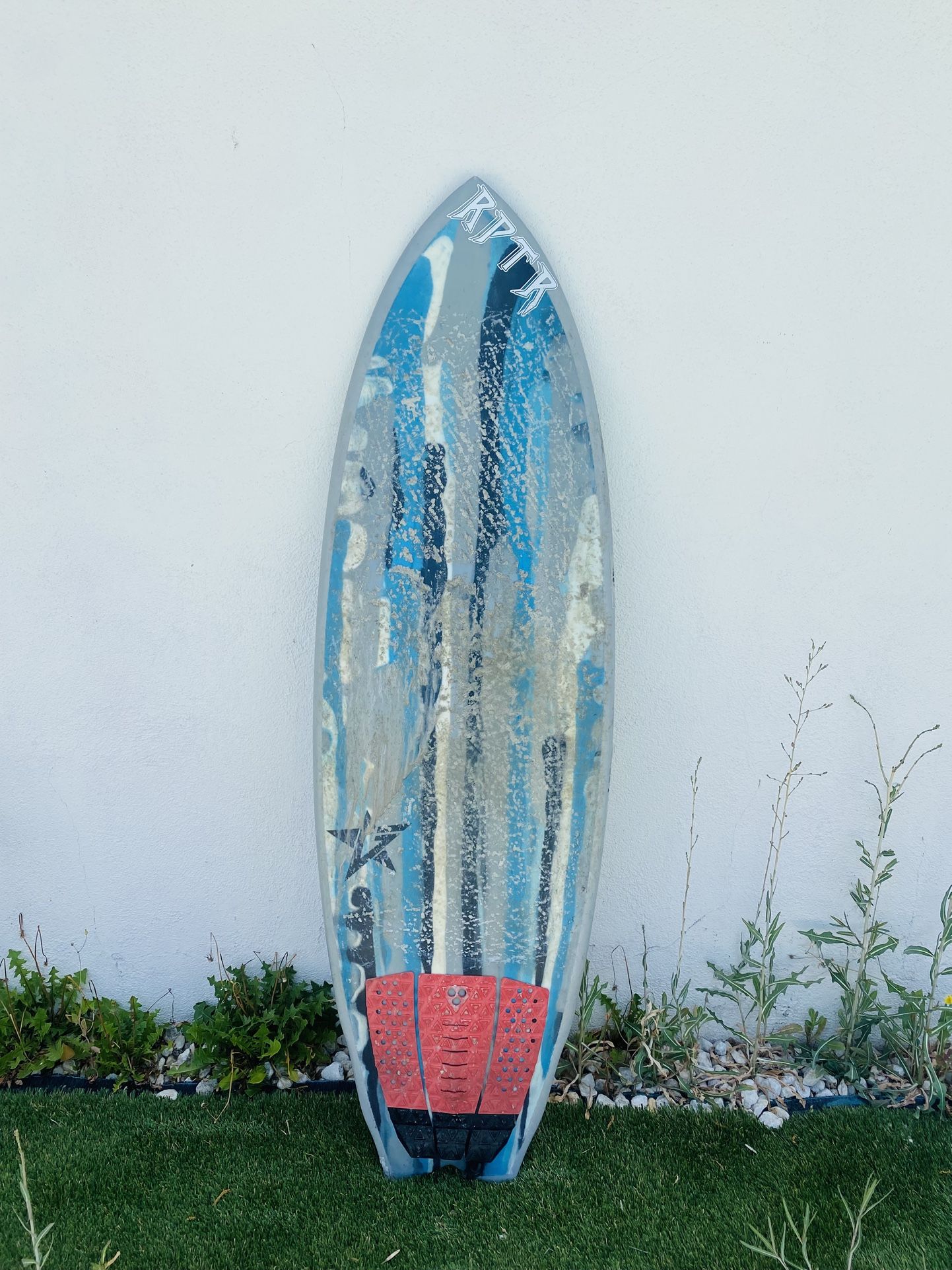 Surfboard 5’6