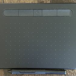 Wacom - Intuos Graphic Drawing Tablet for Mac, PC, Chromebook & Android with Software Included - Black (Wireless and Wired)