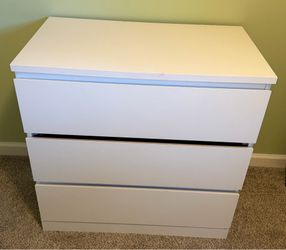 White Wooden Dresser – Clean, Sturdy, Functional