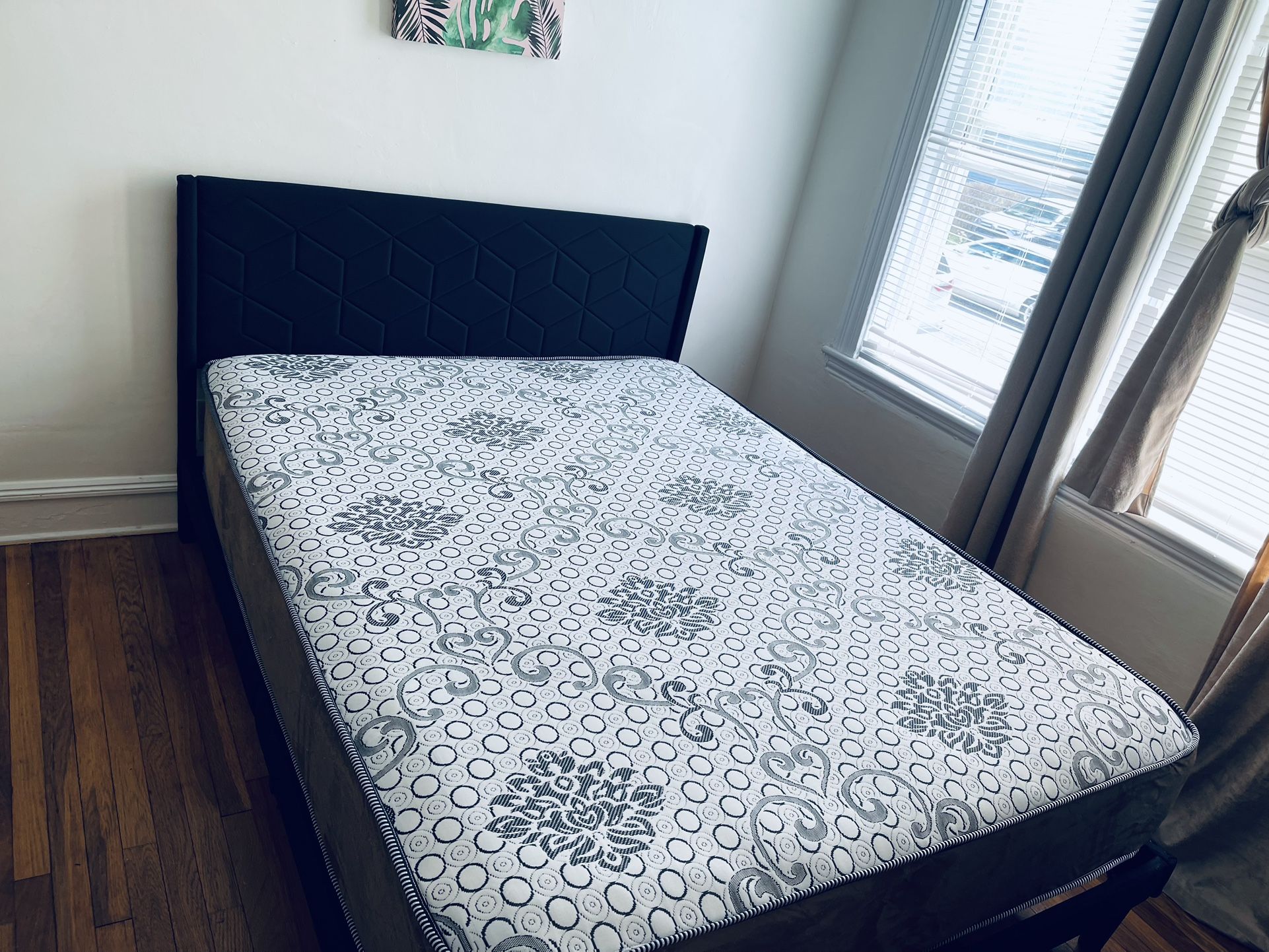Queen Size Set Bed Frame With The Mattress 10”thick Brand New From Factory Delivery Available
