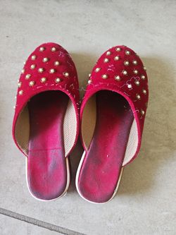Slip ons
