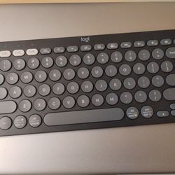 Used Logitech Pebble K3880 Bluetooth Keyboard