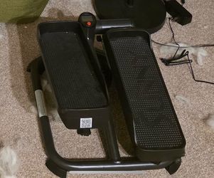 Sunny Health & Fitness Under Desk Elliptical / Mini Stepper Fully functional | Great condition | Originally ~$130