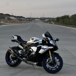 2015 Yamaha R1M