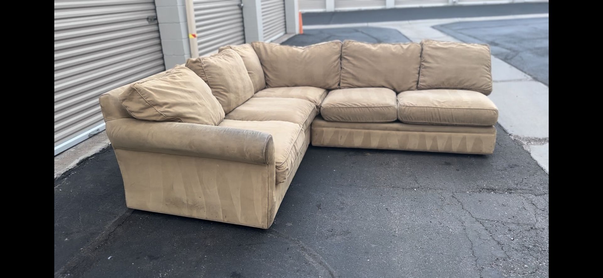 Free Delivery!! Beautiful Desert Tan Sectional Couch