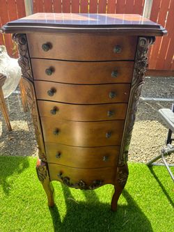 Jewelry armoire