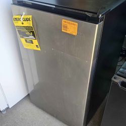 Vissani Single Door Mini Fridge 