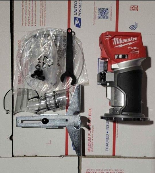 Milwaukee M18 FUEL 18V Lithium-Ion Brushless Cordless Compact Router (Tool-Only)