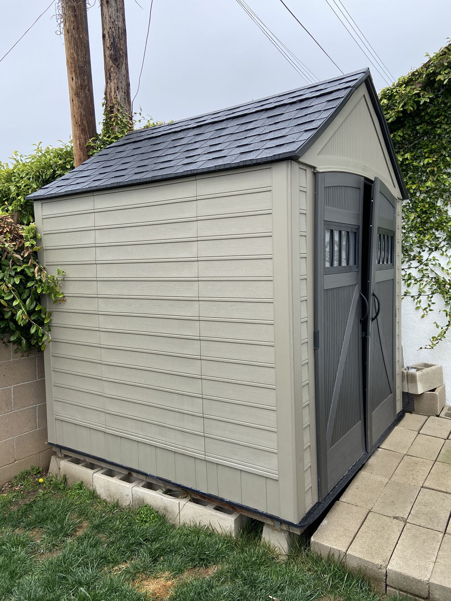Rubbermaid 7’x 7’ storage shed
