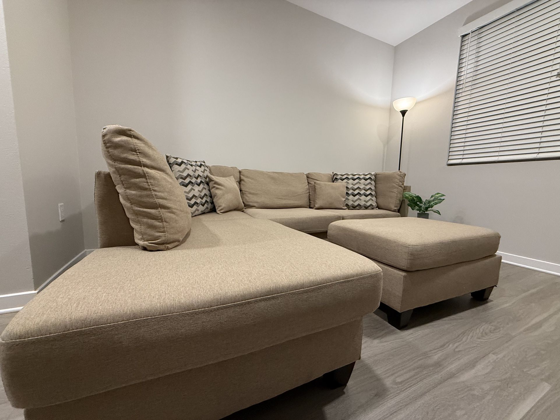 Beautiful Sectional Couch With Ottoman Like New!