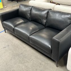 LATITUDE RUN Cerellia Sofa