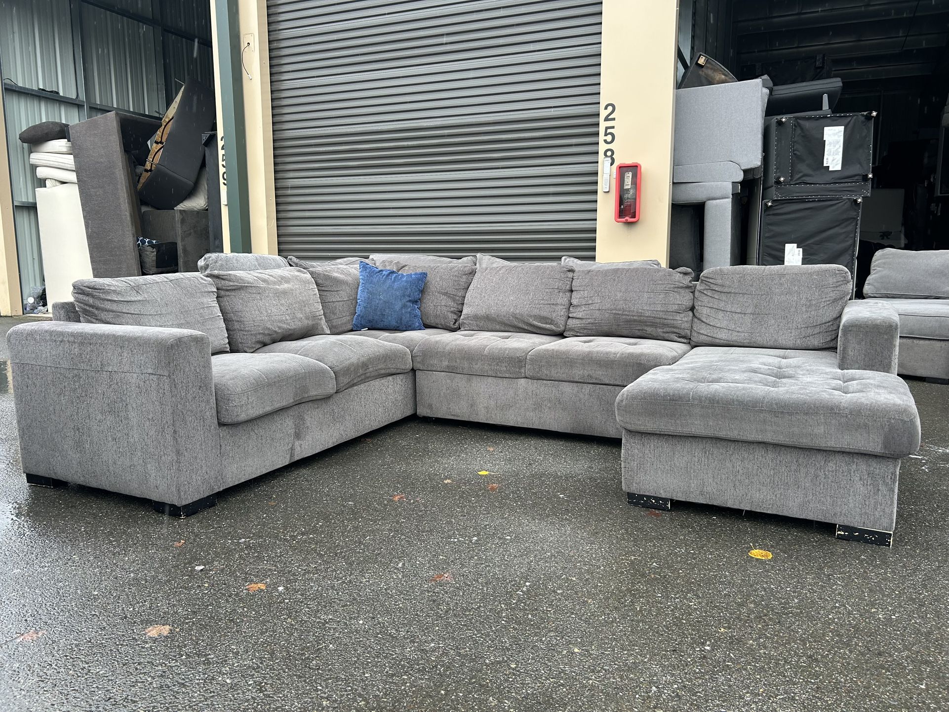 Sectional Couch 