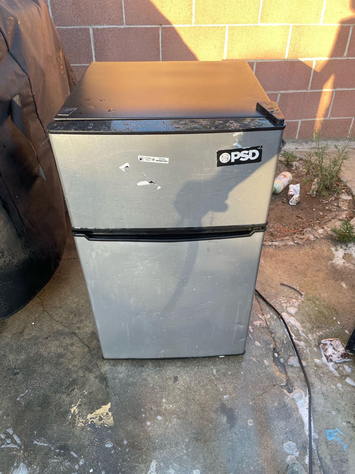 Mini fridge
