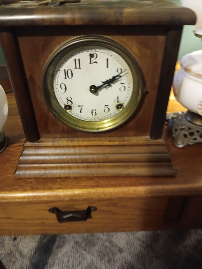 Vintage Desk Clock