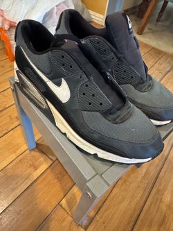Nike Air Max 90 Low-Top Sneakers size 11