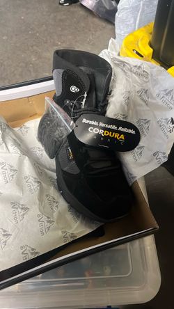 Nortiv8 Boots (size 10)